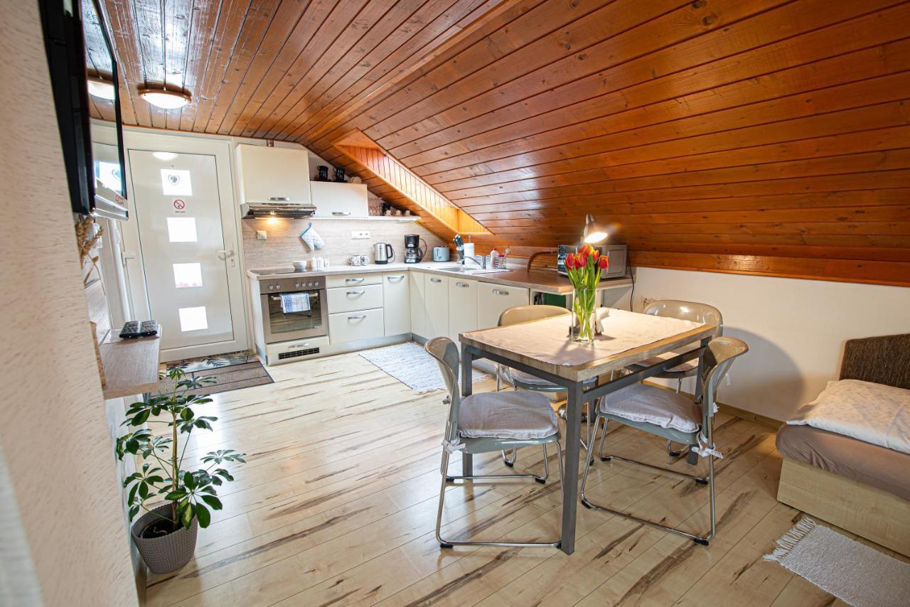 Holiday Home Linda ลิฟตอฟสกีมิคูลาช ภายนอก รูปภาพ
