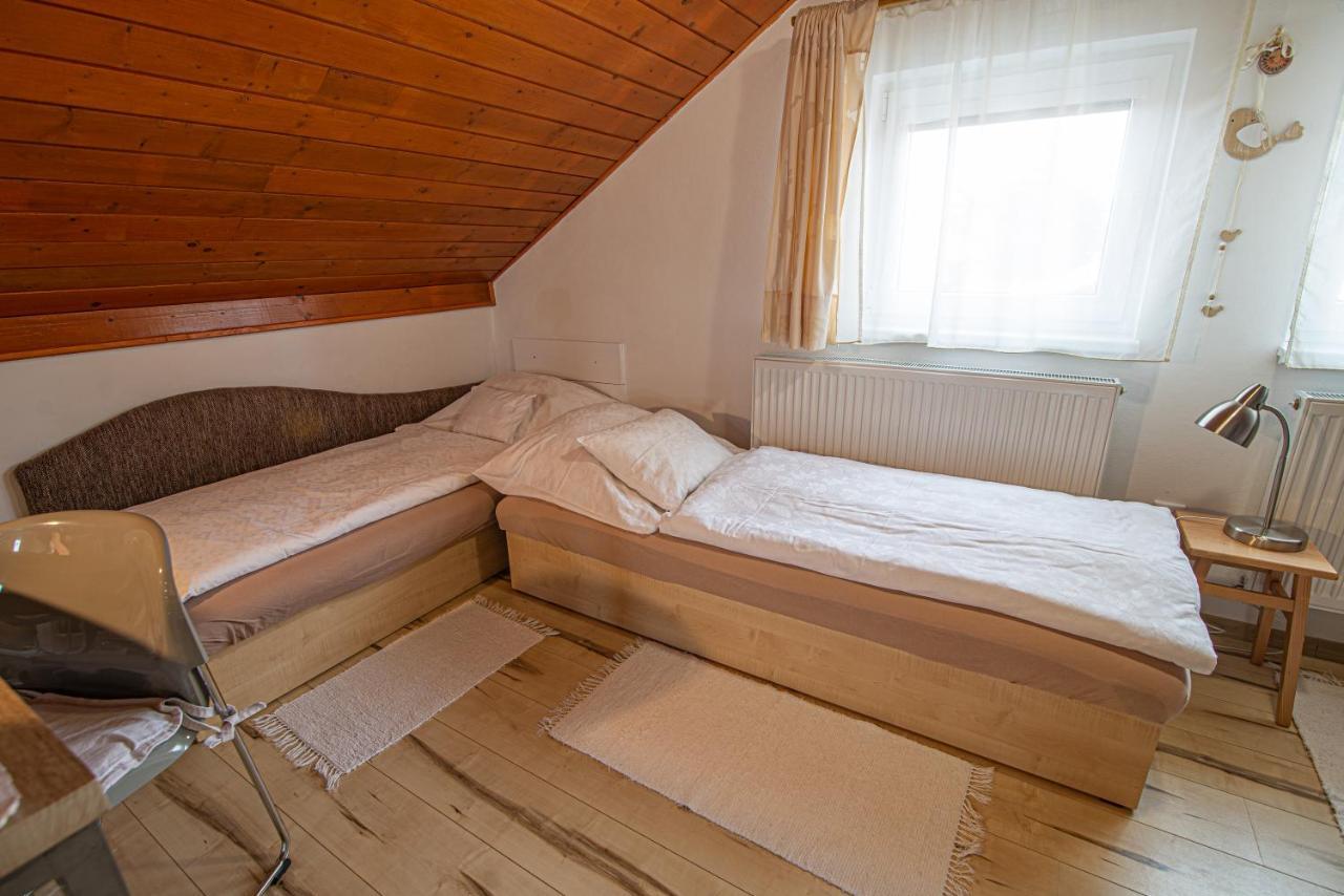 Holiday Home Linda ลิฟตอฟสกีมิคูลาช ภายนอก รูปภาพ